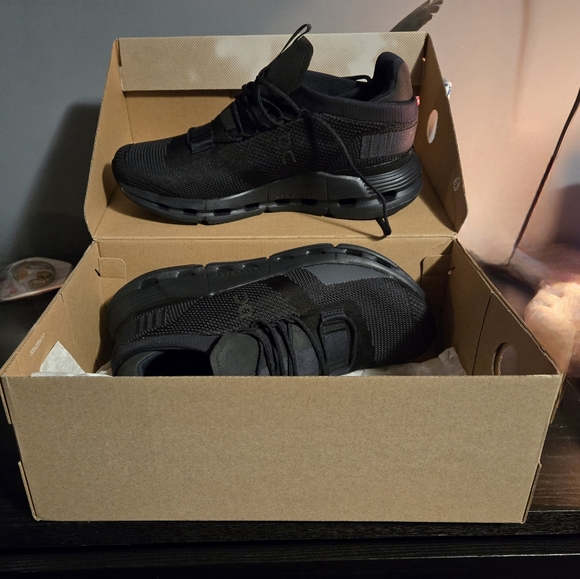 On Running Other - On Cloudnova Black/Eclipse Shoes